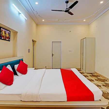 Hotel O Real Out Of The Blue Pushkar Exteriör bild