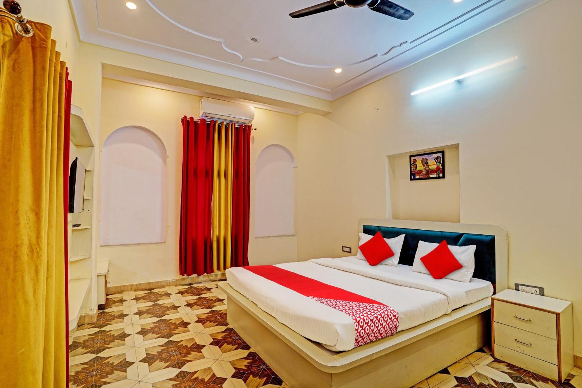 Hotel O Real Out Of The Blue Pushkar Exteriör bild
