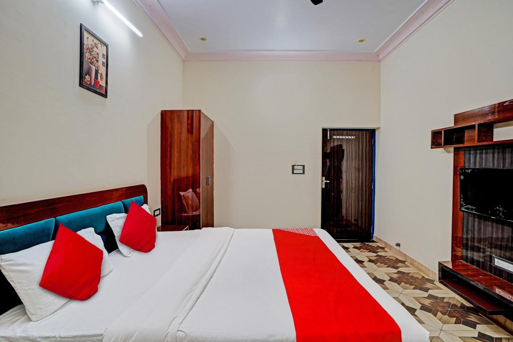 Hotel O Real Out Of The Blue Pushkar Exteriör bild